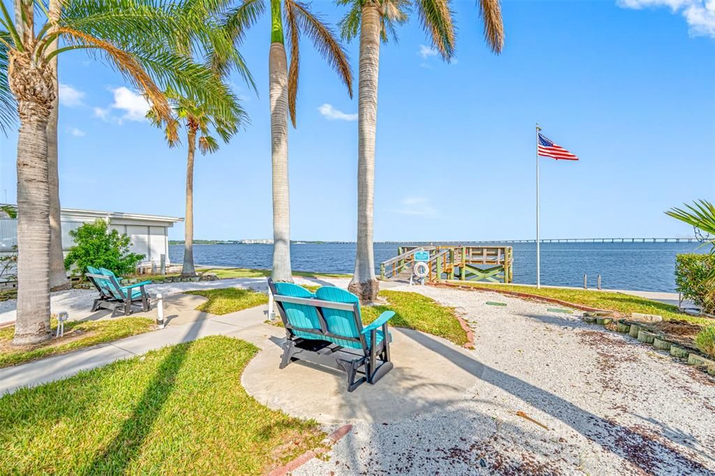 На продажу: $249,900 (2 спален, 2 ванн, 1008 Квадратных фут)