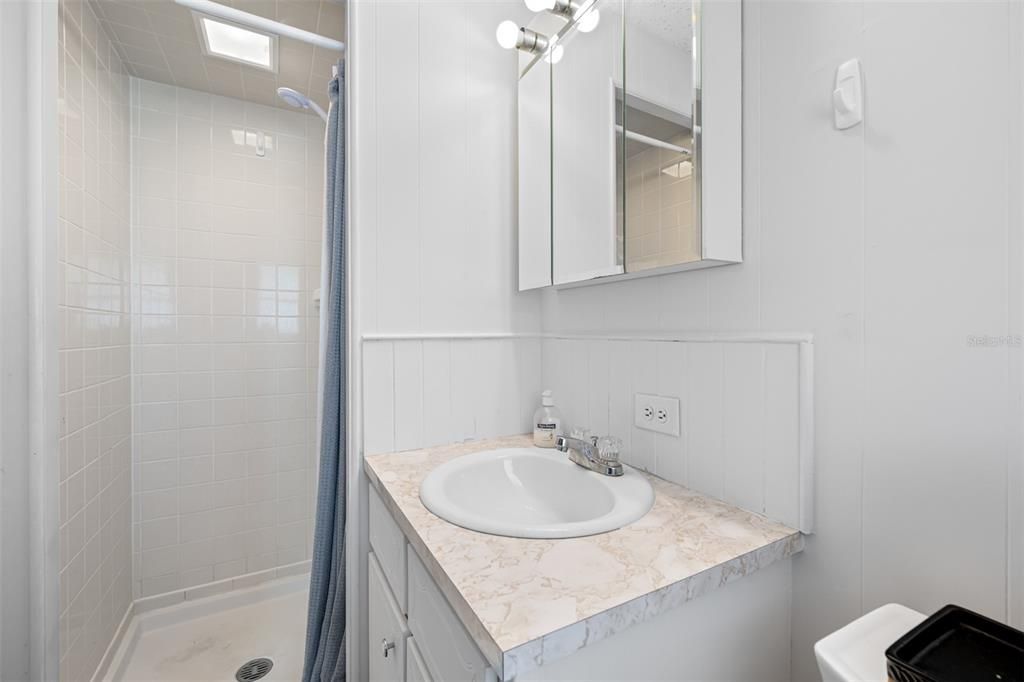 На продажу: $249,900 (2 спален, 2 ванн, 1008 Квадратных фут)