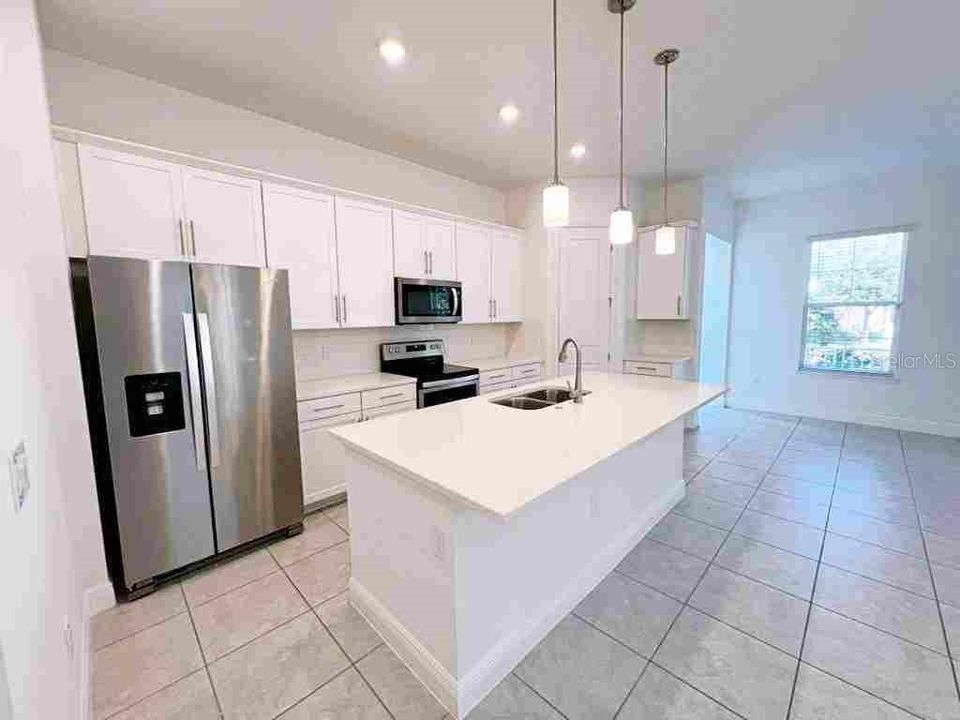 出租: $2,900 (3 贝兹, 2 浴室, 1745 平方英尺)