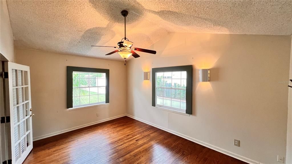 В аренду: $3,295 (3 спален, 2 ванн, 1747 Квадратных фут)