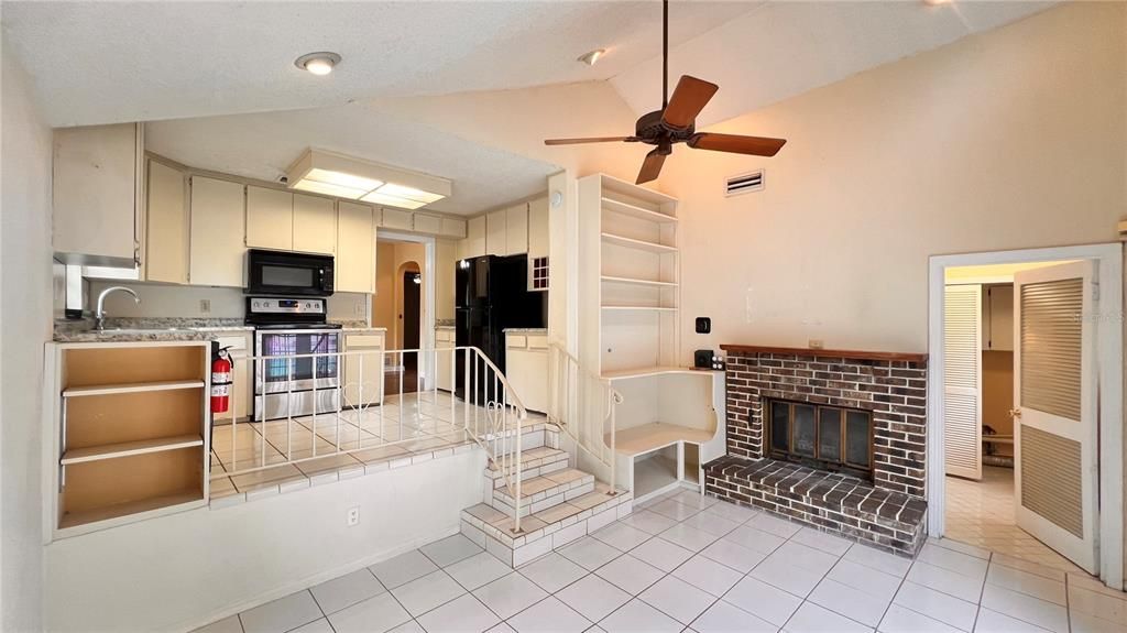 В аренду: $3,295 (3 спален, 2 ванн, 1747 Квадратных фут)