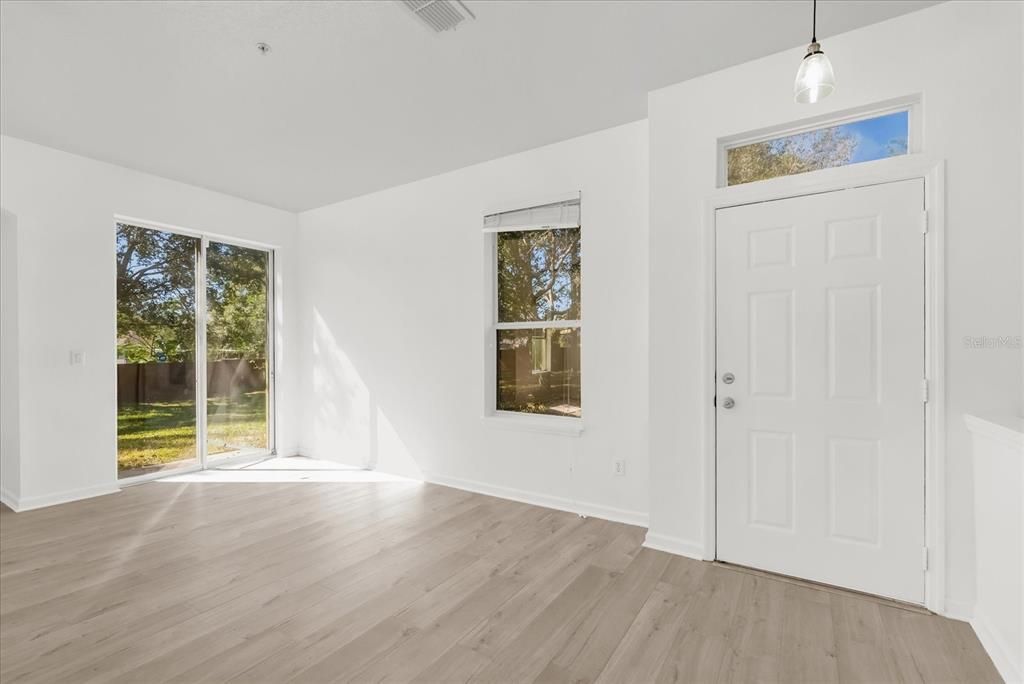 For Sale: $289,000 (3 beds, 2 baths, 1624 Square Feet)