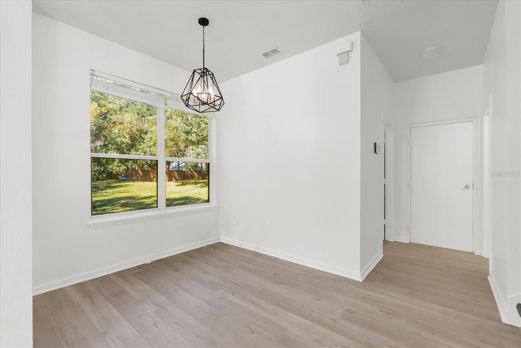 For Sale: $289,000 (3 beds, 2 baths, 1624 Square Feet)