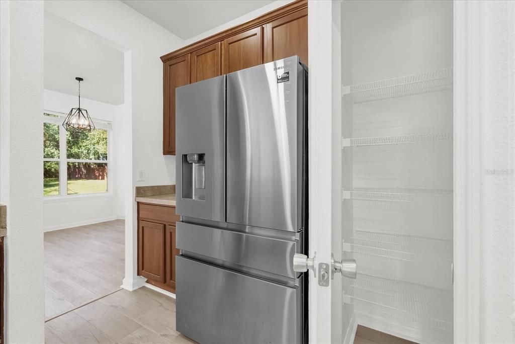 For Sale: $289,000 (3 beds, 2 baths, 1624 Square Feet)