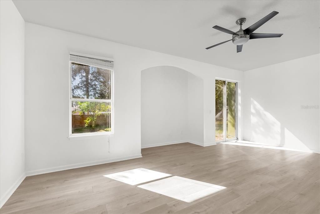 For Sale: $289,000 (3 beds, 2 baths, 1624 Square Feet)