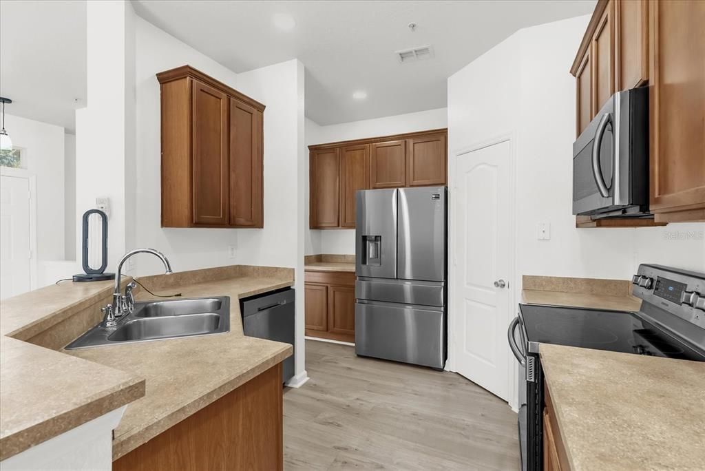 For Sale: $289,000 (3 beds, 2 baths, 1624 Square Feet)