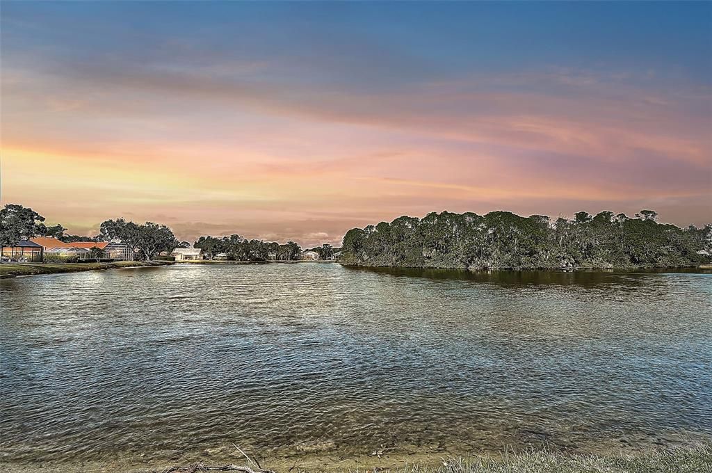 En Venta: $1,050,000 (3 camas, 3 baños, 2595 Pies cuadrados)