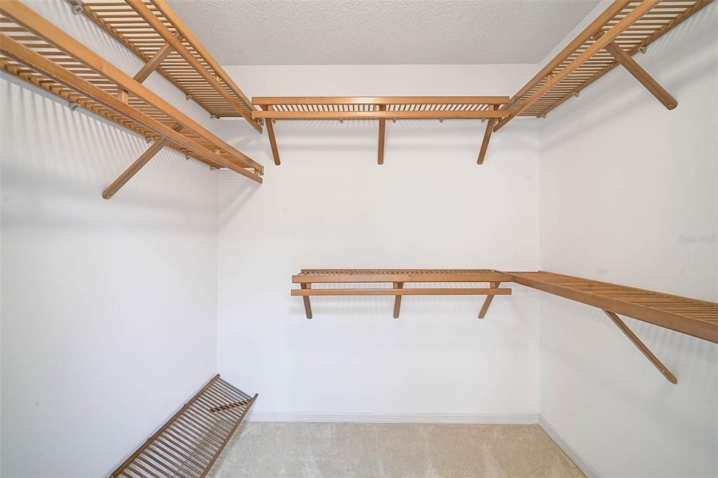 En Venta: $1,050,000 (3 camas, 3 baños, 2595 Pies cuadrados)