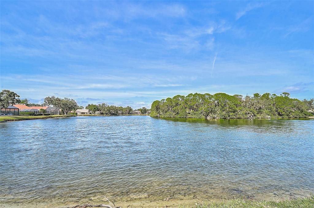 En Venta: $1,050,000 (3 camas, 3 baños, 2595 Pies cuadrados)