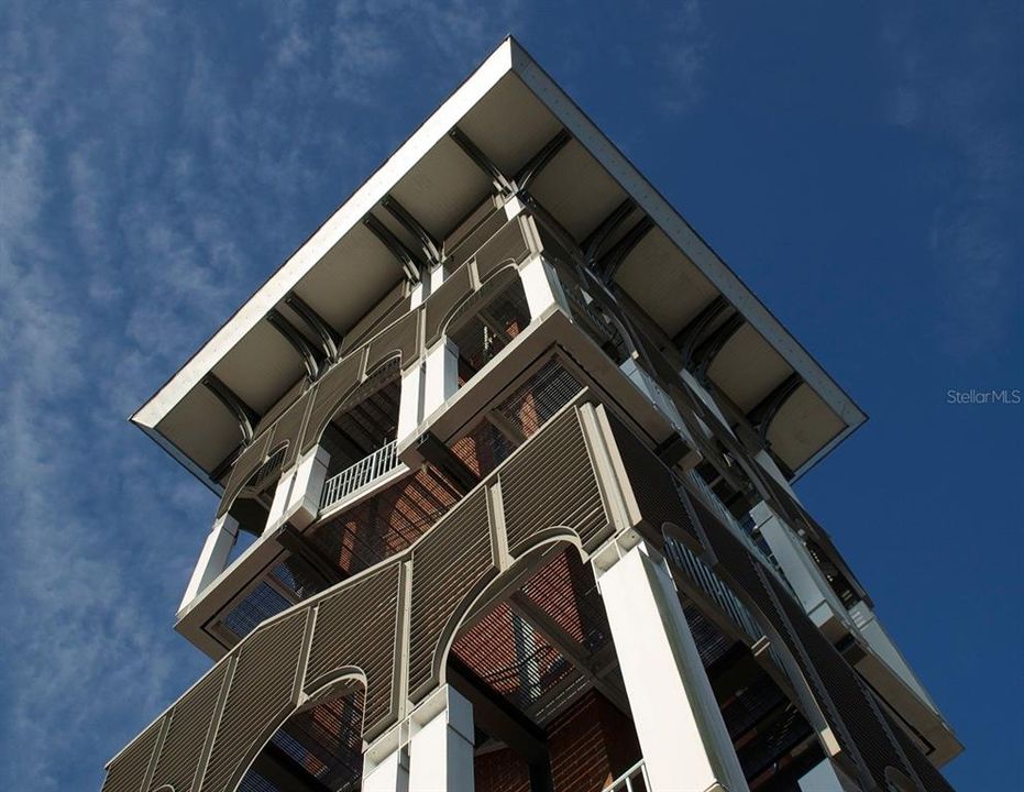 合同活跃: $949,000 (3 贝兹, 2 浴室, 1860 平方英尺)