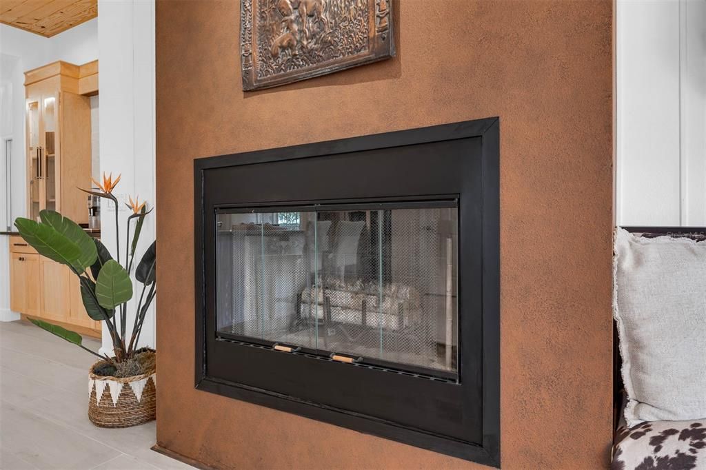 合同活跃: $949,000 (3 贝兹, 2 浴室, 1860 平方英尺)