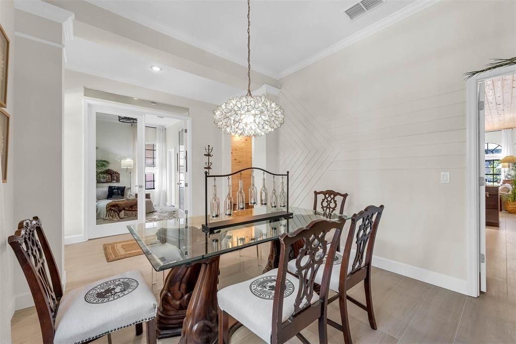 合同活跃: $949,000 (3 贝兹, 2 浴室, 1860 平方英尺)