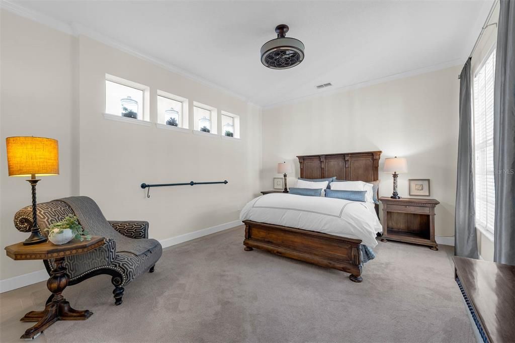 合同活跃: $949,000 (3 贝兹, 2 浴室, 1860 平方英尺)