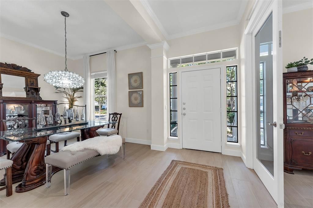 合同活跃: $949,000 (3 贝兹, 2 浴室, 1860 平方英尺)