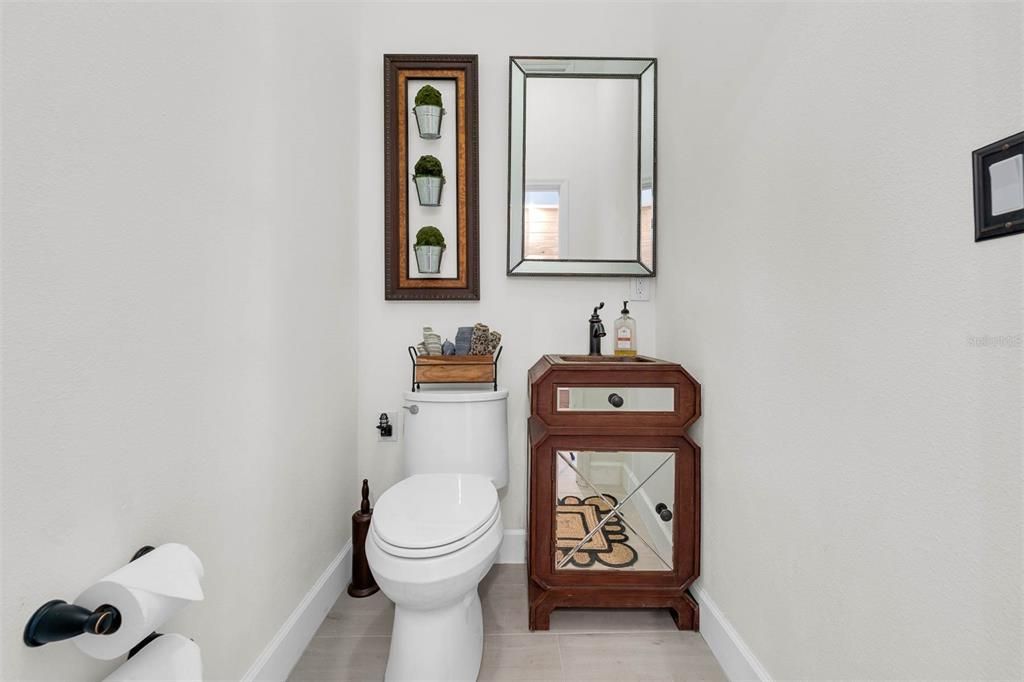 合同活跃: $949,000 (3 贝兹, 2 浴室, 1860 平方英尺)