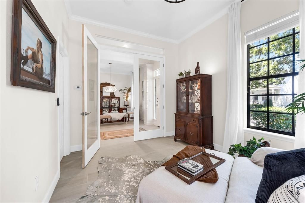 合同活跃: $949,000 (3 贝兹, 2 浴室, 1860 平方英尺)