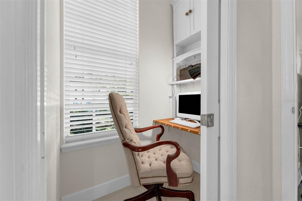 合同活跃: $949,000 (3 贝兹, 2 浴室, 1860 平方英尺)