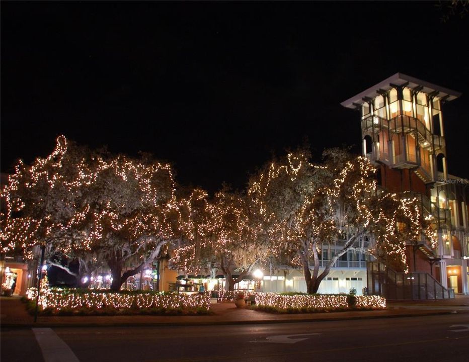 合同活跃: $949,000 (3 贝兹, 2 浴室, 1860 平方英尺)