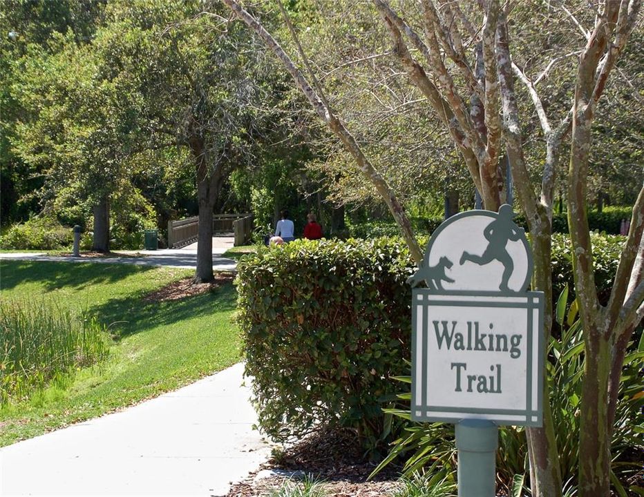 合同活跃: $949,000 (3 贝兹, 2 浴室, 1860 平方英尺)