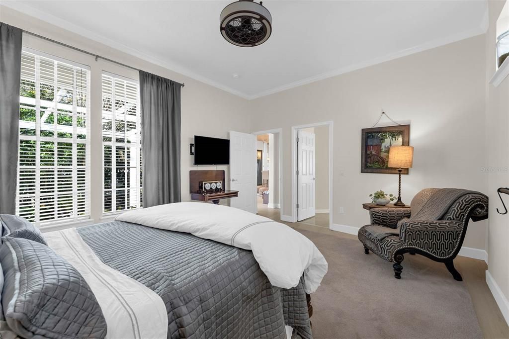 合同活跃: $949,000 (3 贝兹, 2 浴室, 1860 平方英尺)