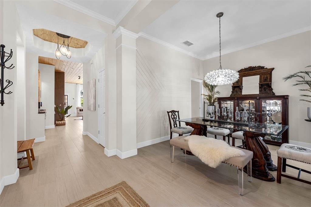 合同活跃: $949,000 (3 贝兹, 2 浴室, 1860 平方英尺)