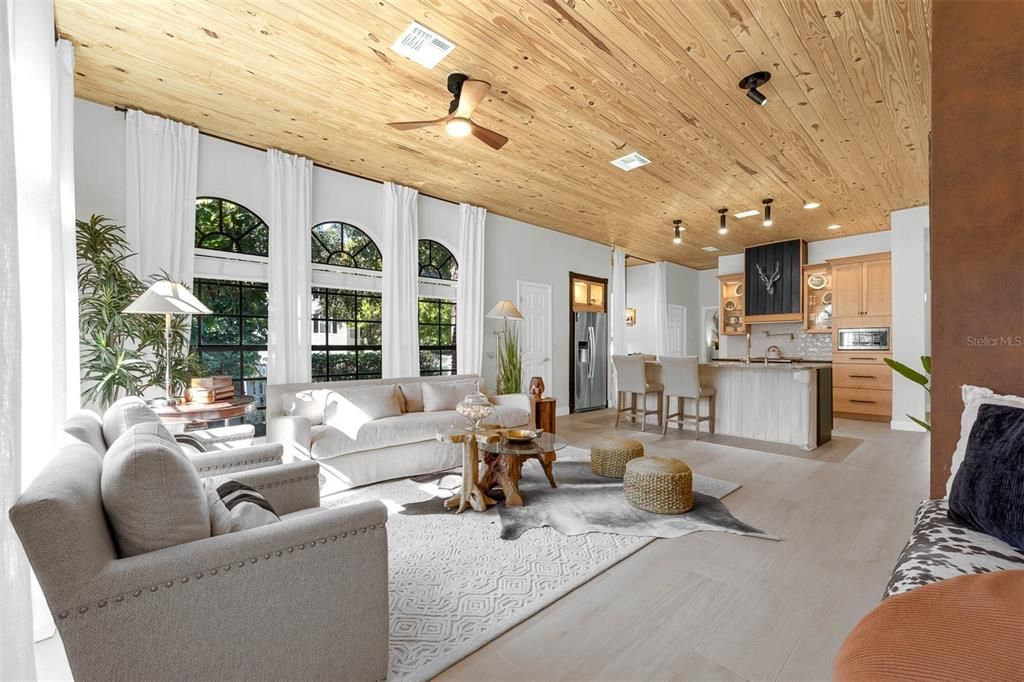 合同活跃: $949,000 (3 贝兹, 2 浴室, 1860 平方英尺)