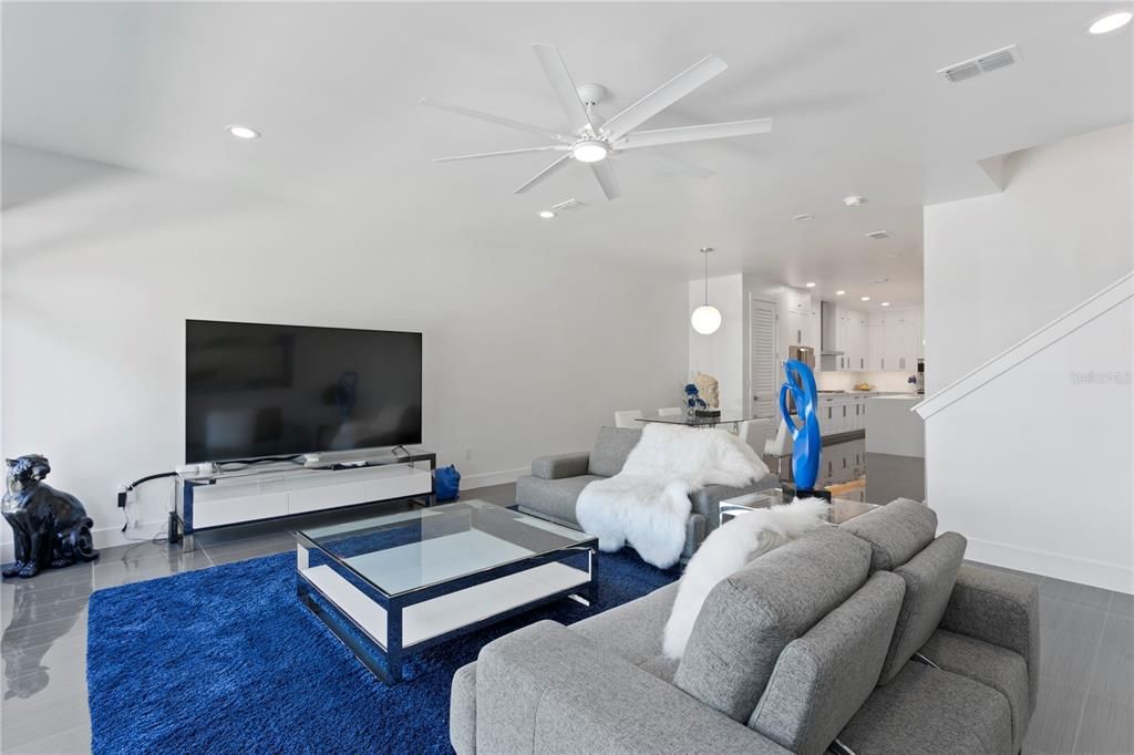 For Sale: $1,995,000 (4 beds, 3 baths, 3041 Square Feet)