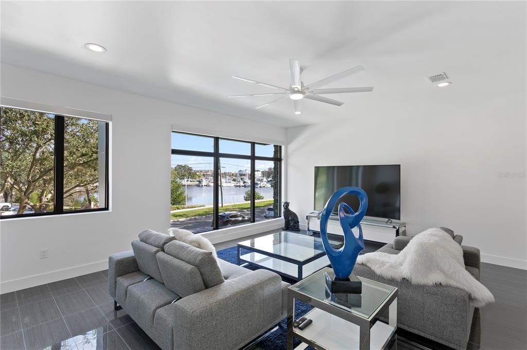 For Sale: $1,995,000 (4 beds, 3 baths, 3041 Square Feet)