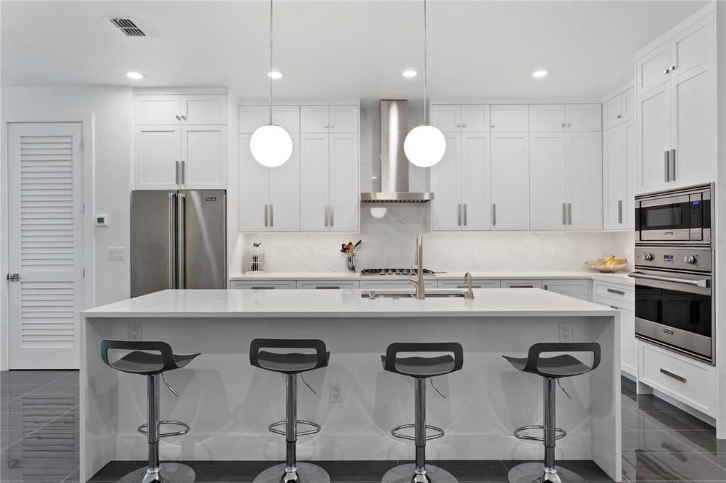 For Sale: $1,995,000 (4 beds, 3 baths, 3041 Square Feet)