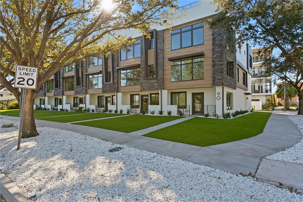 For Sale: $1,995,000 (4 beds, 3 baths, 3041 Square Feet)