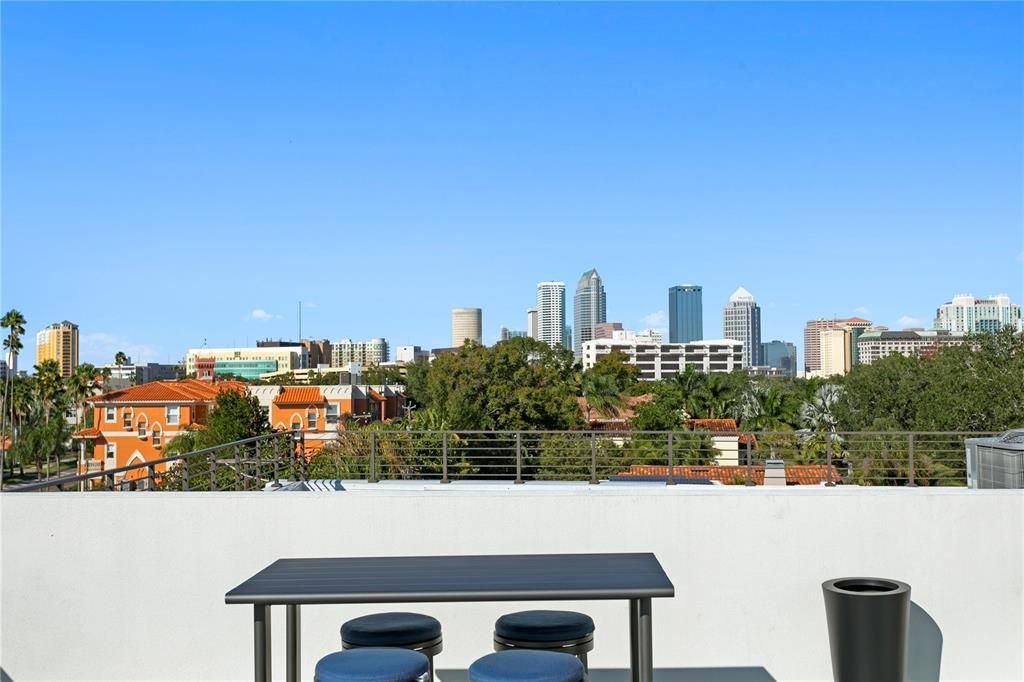 For Sale: $1,995,000 (4 beds, 3 baths, 3041 Square Feet)