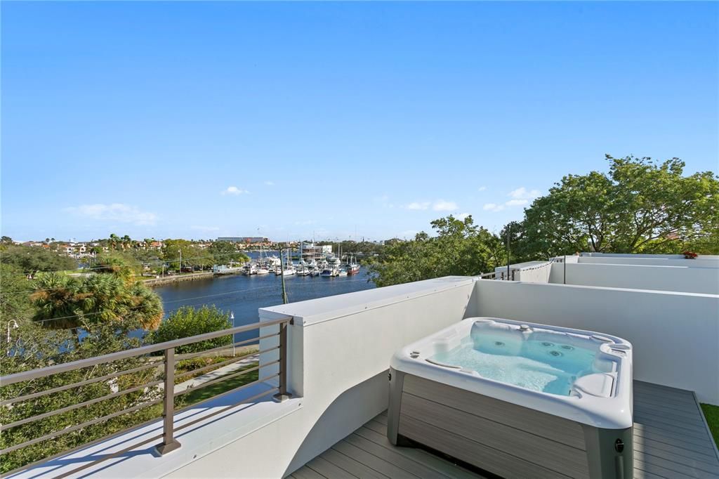 For Sale: $1,995,000 (4 beds, 3 baths, 3041 Square Feet)