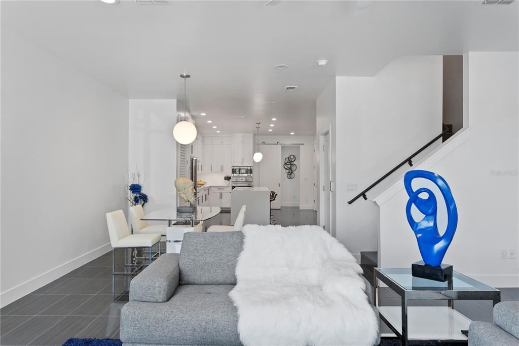 For Sale: $1,995,000 (4 beds, 3 baths, 3041 Square Feet)