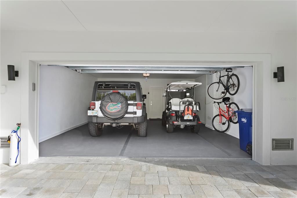 For Sale: $1,995,000 (4 beds, 3 baths, 3041 Square Feet)