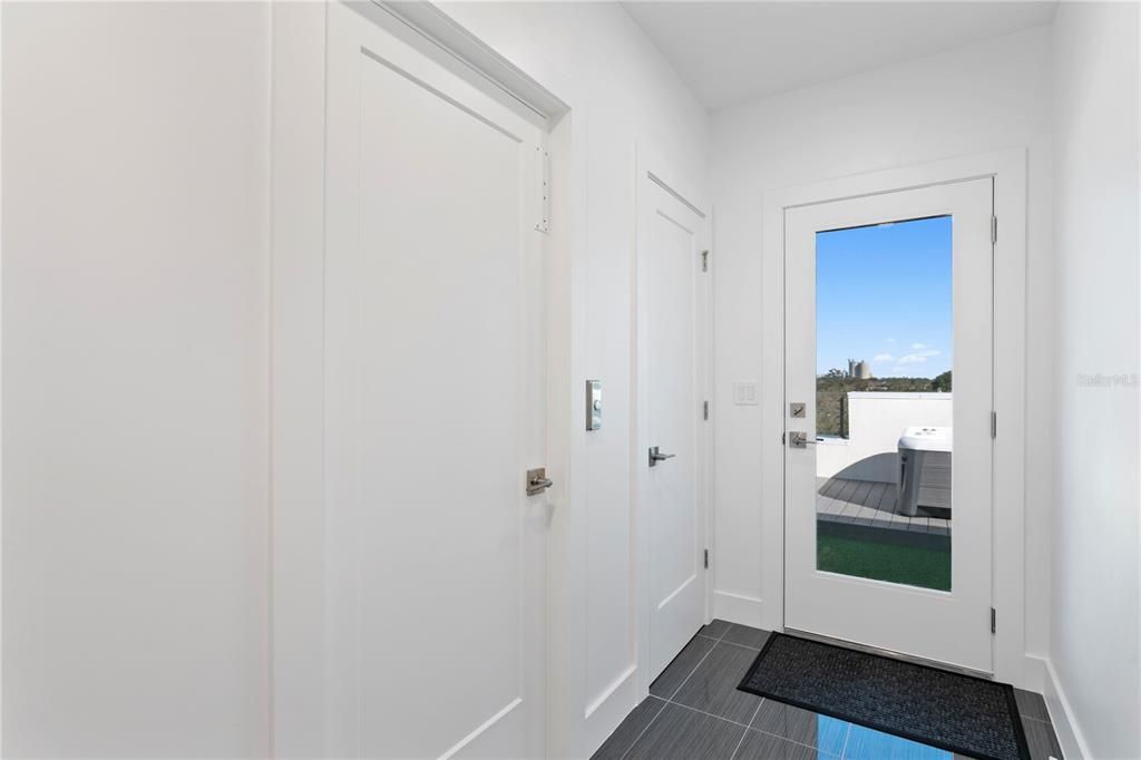 For Sale: $1,995,000 (4 beds, 3 baths, 3041 Square Feet)