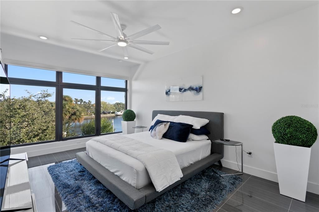 For Sale: $1,995,000 (4 beds, 3 baths, 3041 Square Feet)