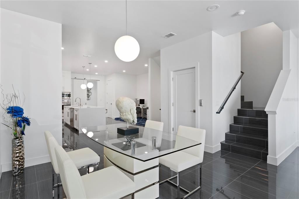 For Sale: $1,995,000 (4 beds, 3 baths, 3041 Square Feet)