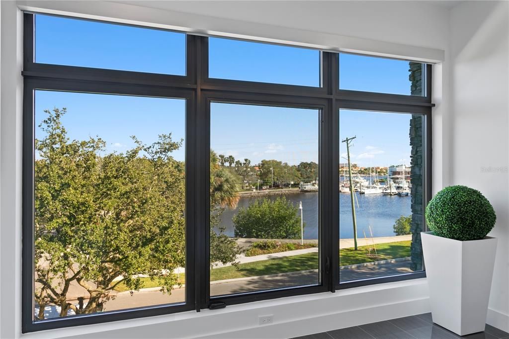 For Sale: $1,995,000 (4 beds, 3 baths, 3041 Square Feet)