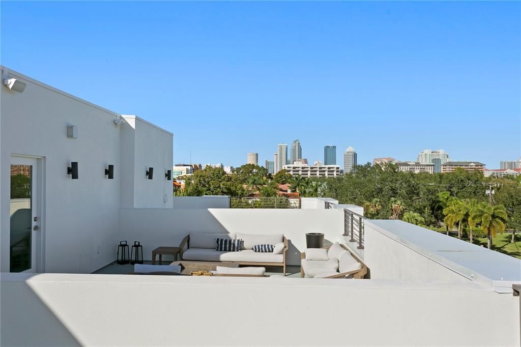 For Sale: $1,995,000 (4 beds, 3 baths, 3041 Square Feet)