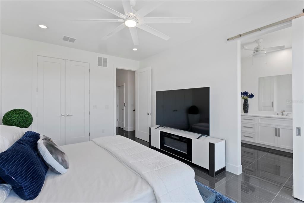 For Sale: $1,995,000 (4 beds, 3 baths, 3041 Square Feet)