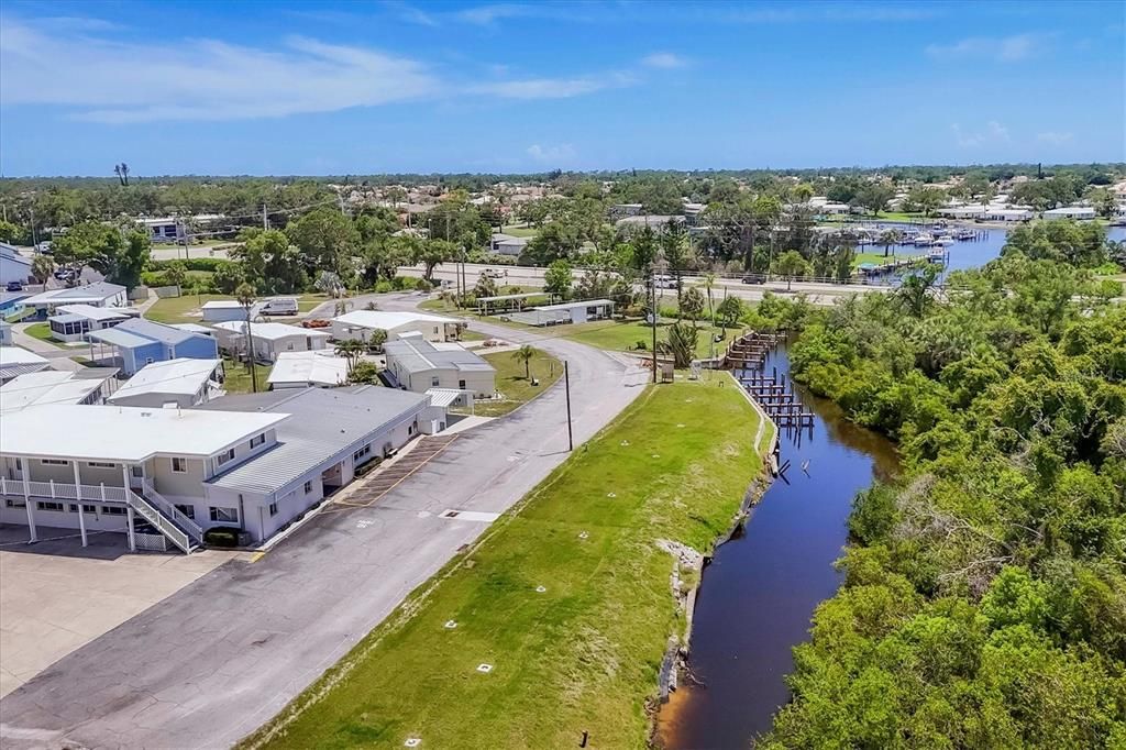 待售: $149,000 (2 贝兹, 1 浴室, 783 平方英尺)