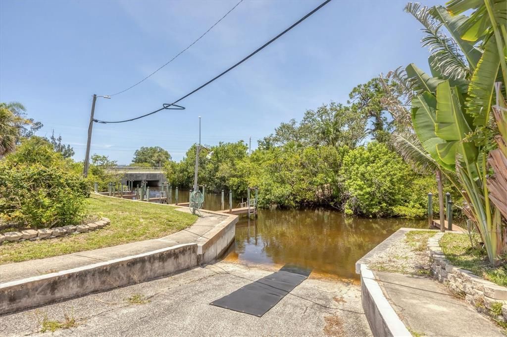 待售: $149,000 (2 贝兹, 1 浴室, 783 平方英尺)