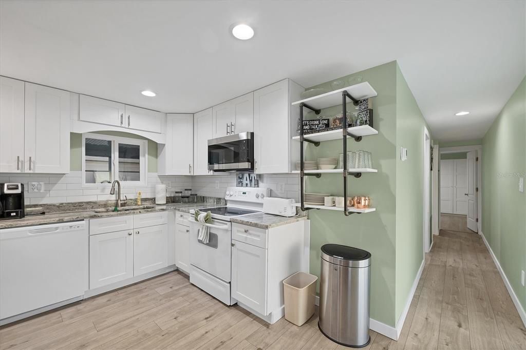 待售: $149,000 (2 贝兹, 1 浴室, 783 平方英尺)