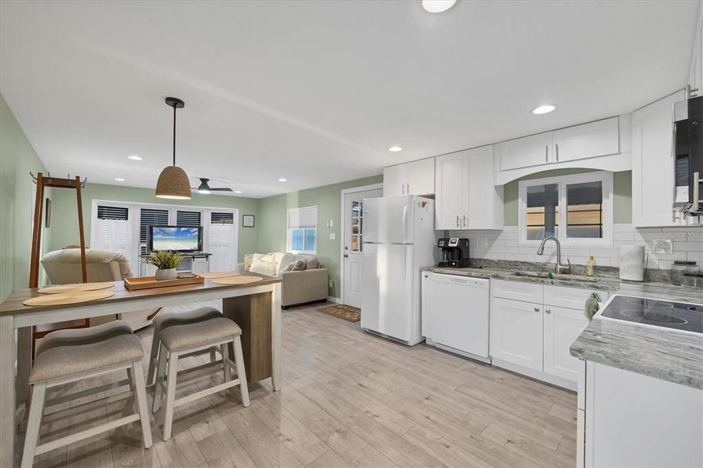 待售: $149,000 (2 贝兹, 1 浴室, 783 平方英尺)