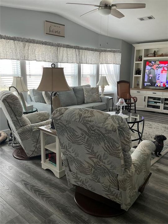 En Venta: $248,995 (2 camas, 2 baños, 1566 Pies cuadrados)