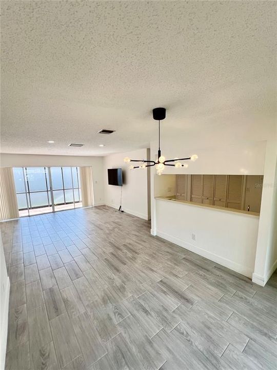 For Rent: $1,900 (2 beds, 2 baths, 1250 Square Feet)