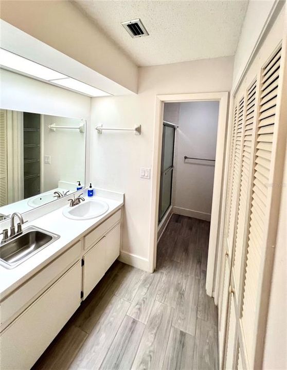 For Rent: $1,900 (2 beds, 2 baths, 1250 Square Feet)