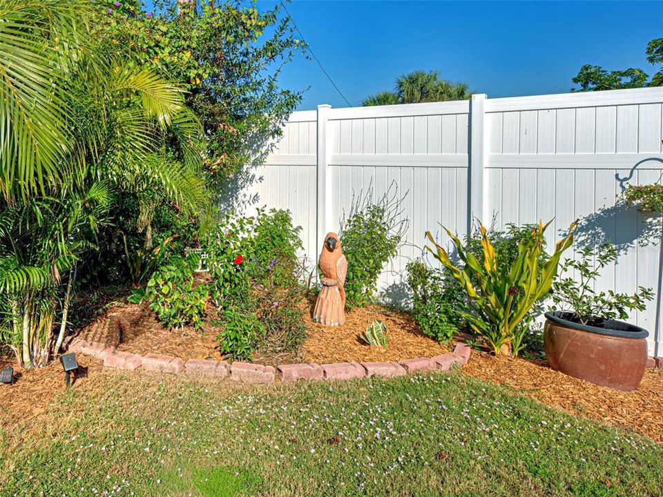 Под контрактом: $254,900 (2 спален, 1 ванн, 968 Квадратных фут)