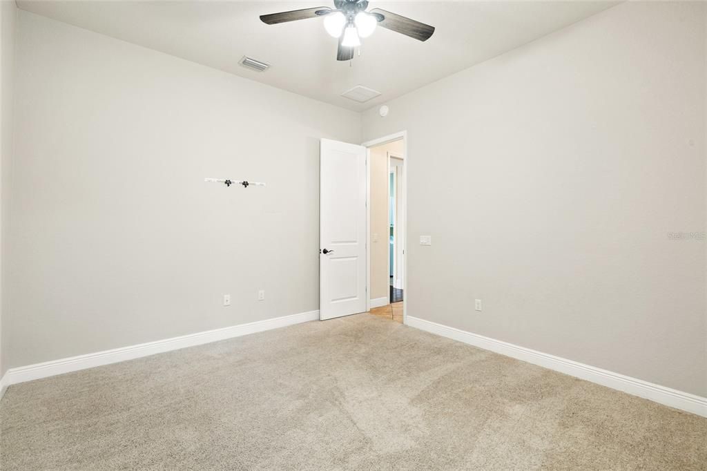 For Sale: $985,000 (5 beds, 3 baths, 3434 Square Feet)