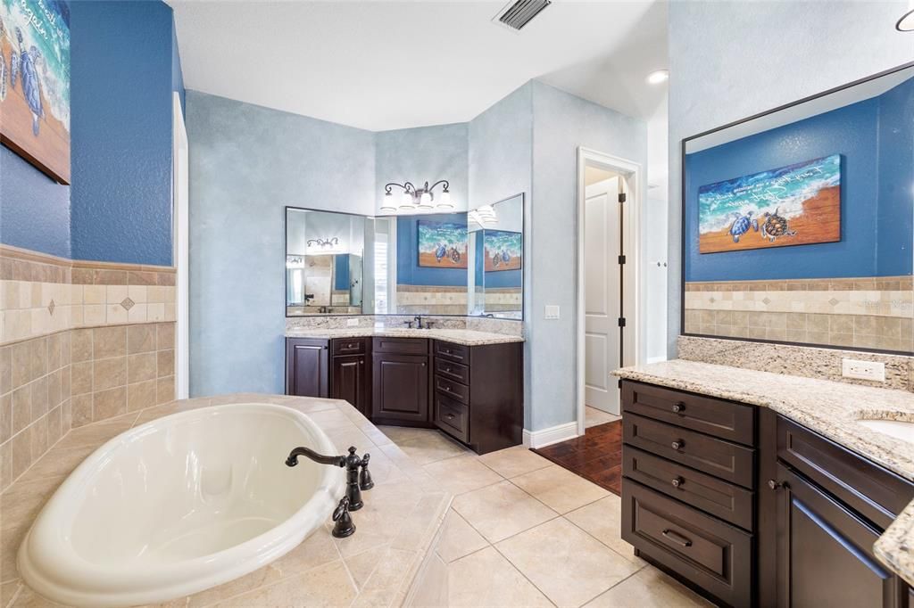 For Sale: $985,000 (5 beds, 3 baths, 3434 Square Feet)